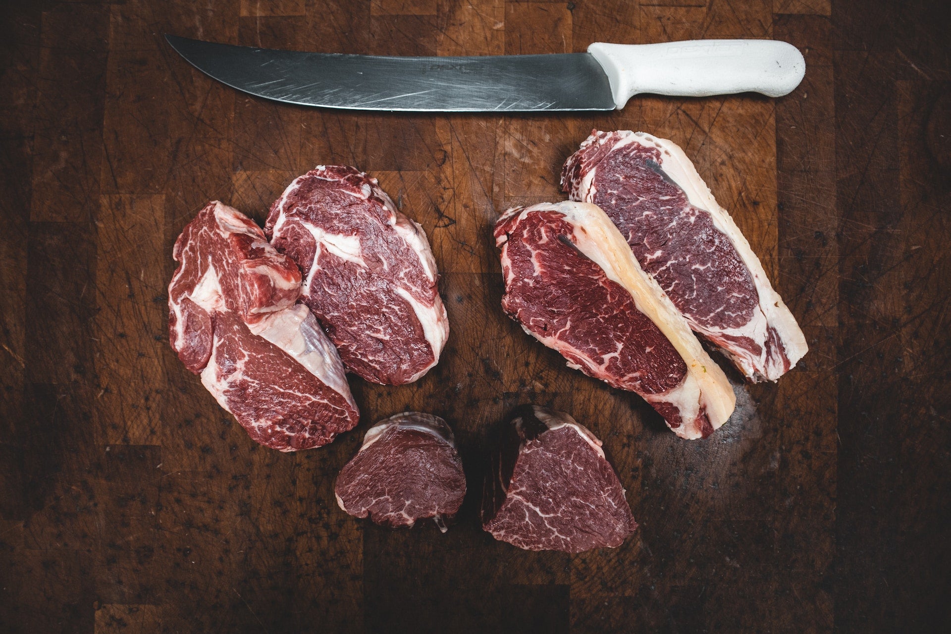Steak zum Frühstück? Vorteile und Risiken einer Fleischfresser-Diät